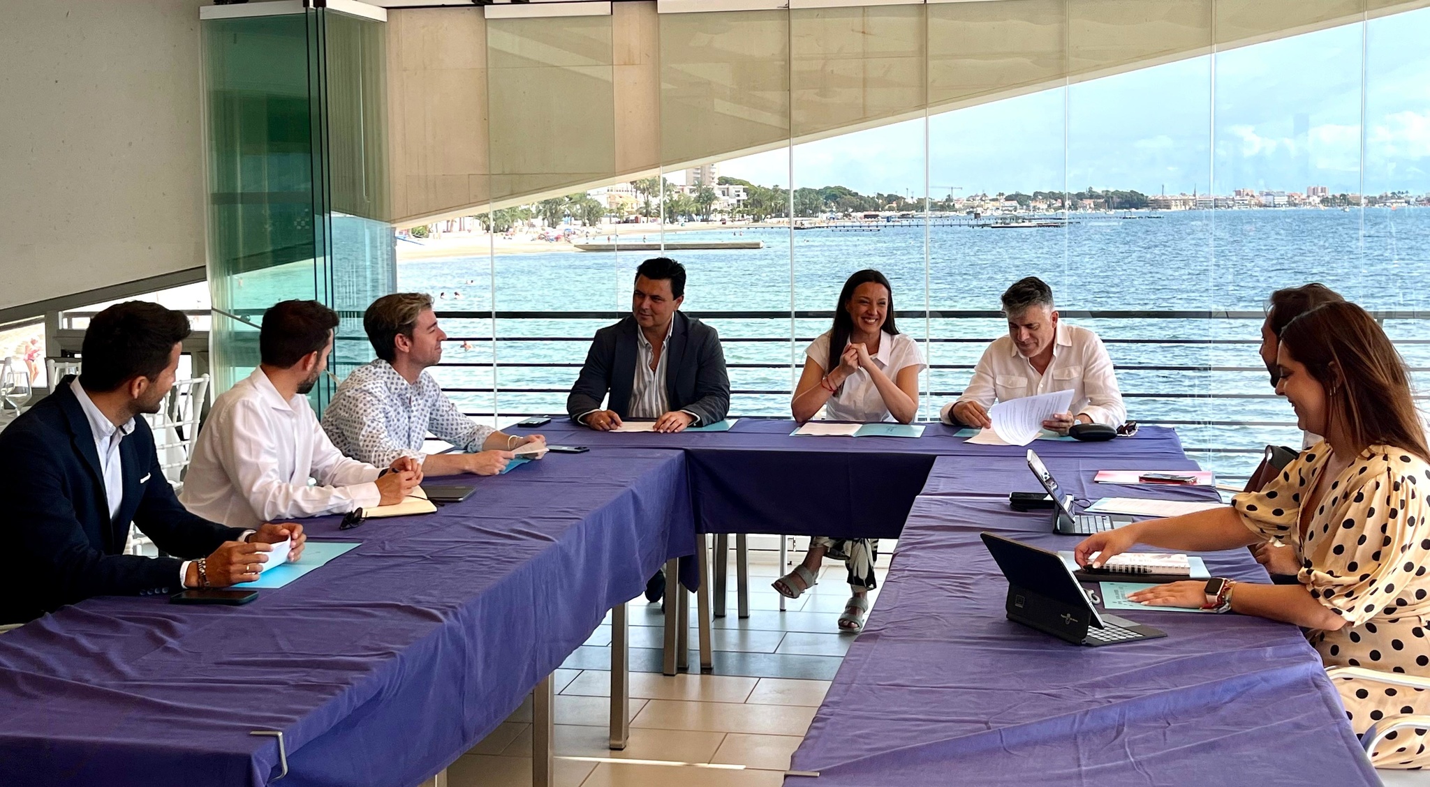 La consejería de Turismo, Cultura, Juventud y Deporte celebra su Consejo de Dirección con vistas al Mar Menor, en Santiago de la Ribera